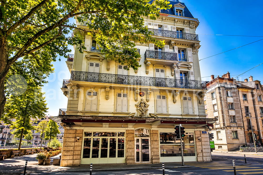 495m² commercial, photo 1 sur 8