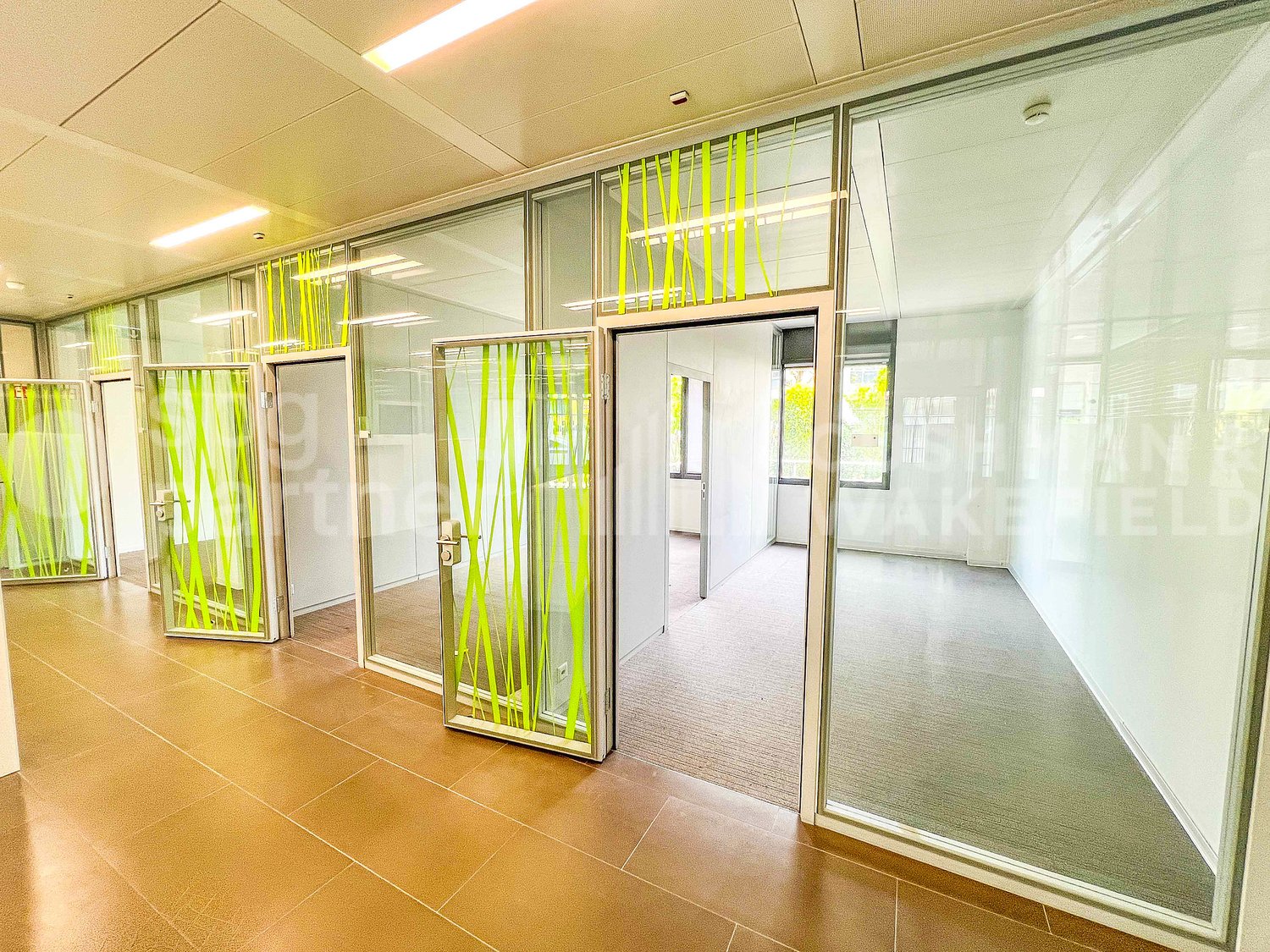 259m² office