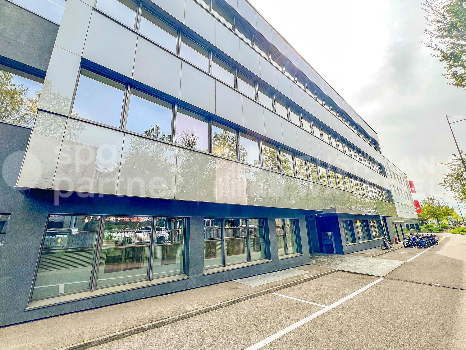 259m² office