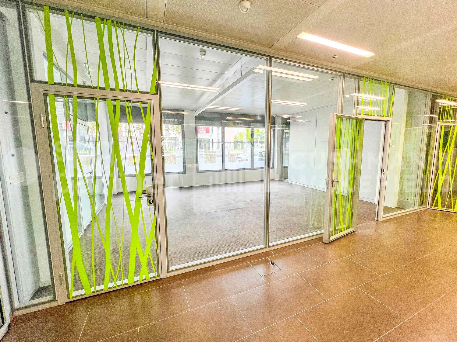 259m² office