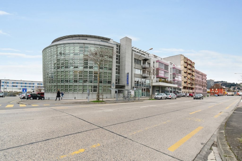 160m² commercial