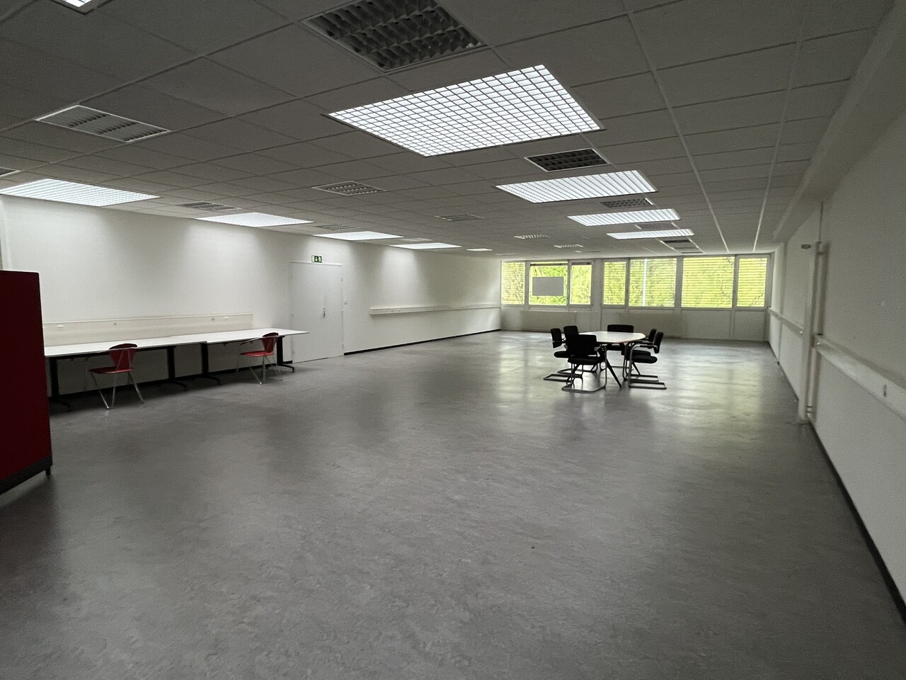 160m² commercial, photo 1 sur 2