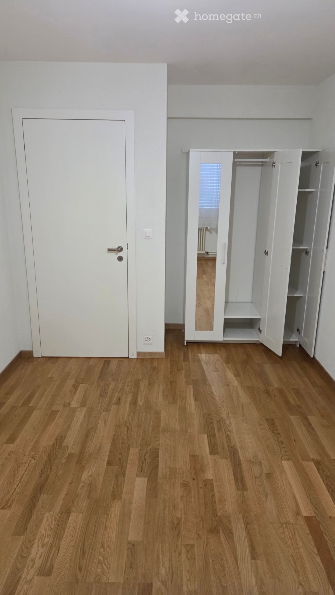 2 room single room, photo 2 sur 3