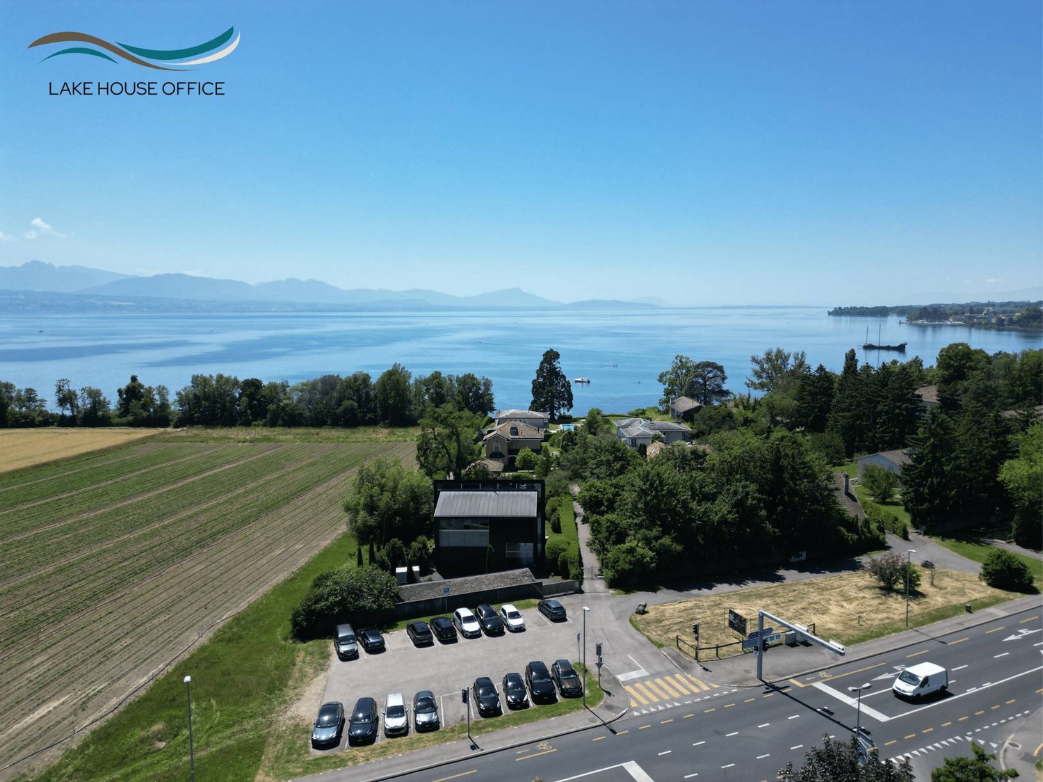 800m² office