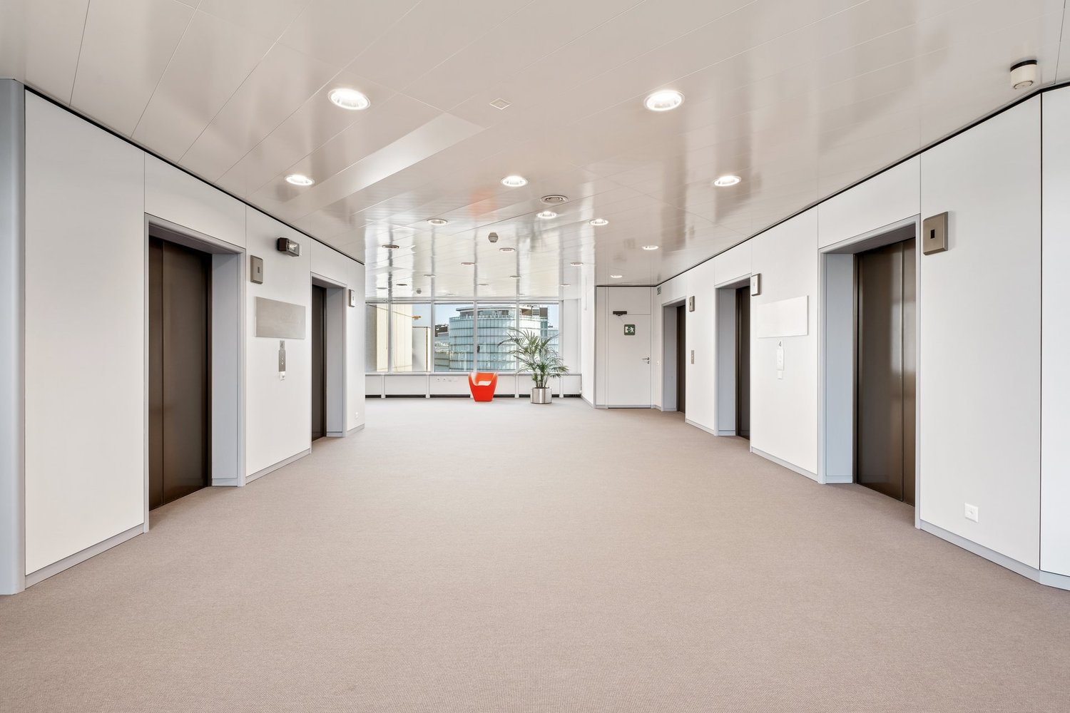 640m² office, photo 2 sur 8