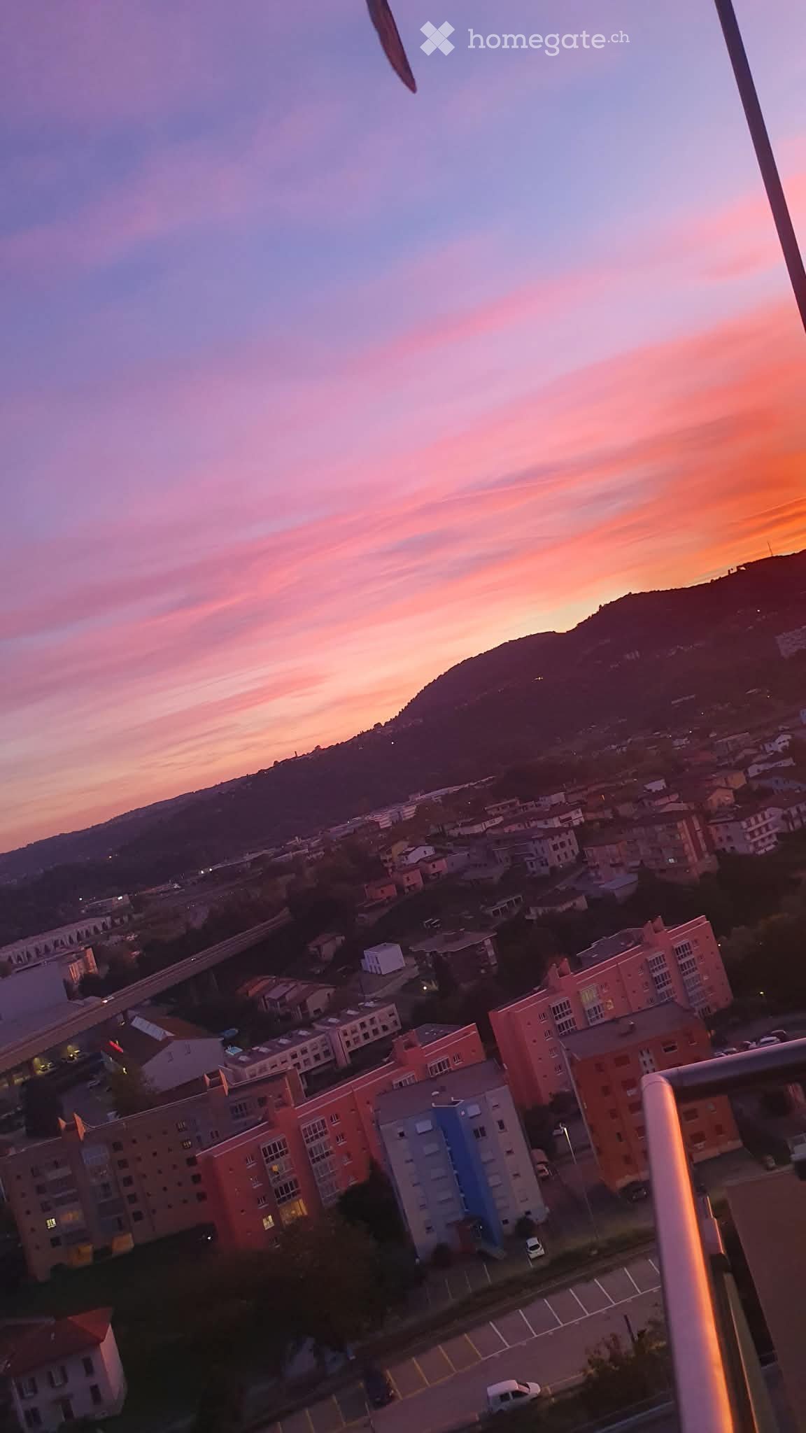 Appartement de 2.5 pièces à Balerna, disponible dès le 1.11.26 pour reprise.
990 chf mensuels charges comprises, avec décompte en fin d'année.
tel 079.4730656, photo 3 sur 5