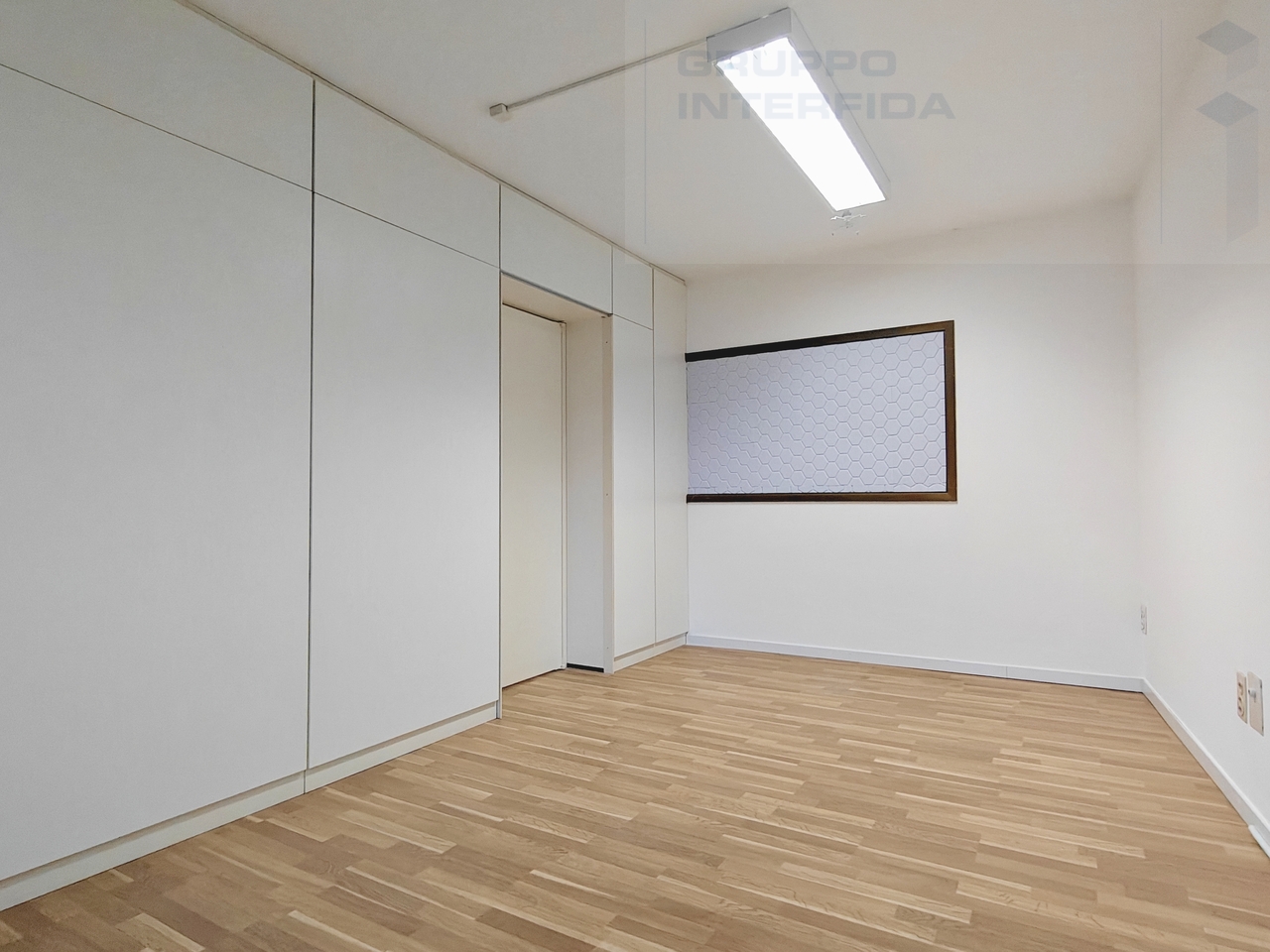 167m² office
