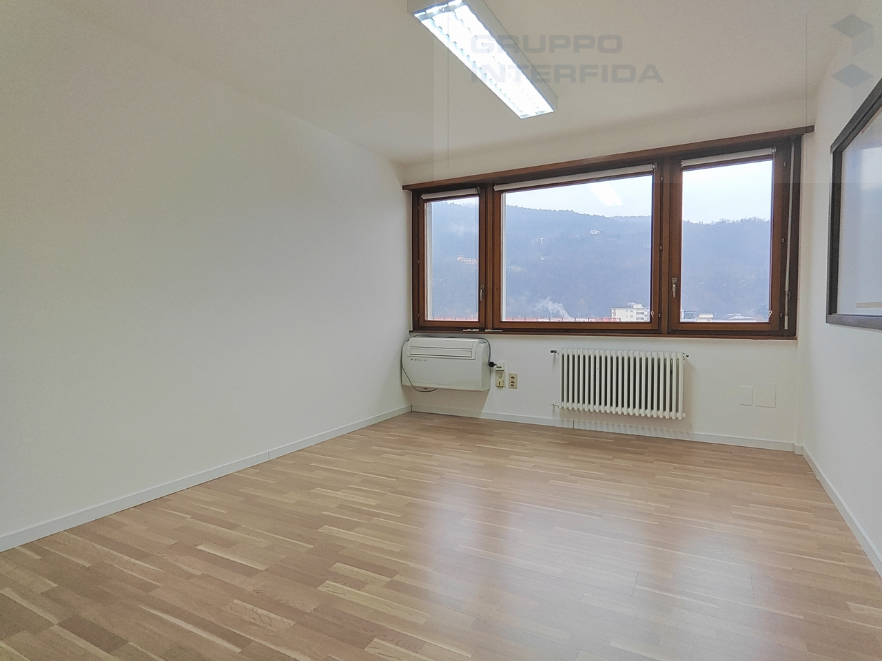 167m² office