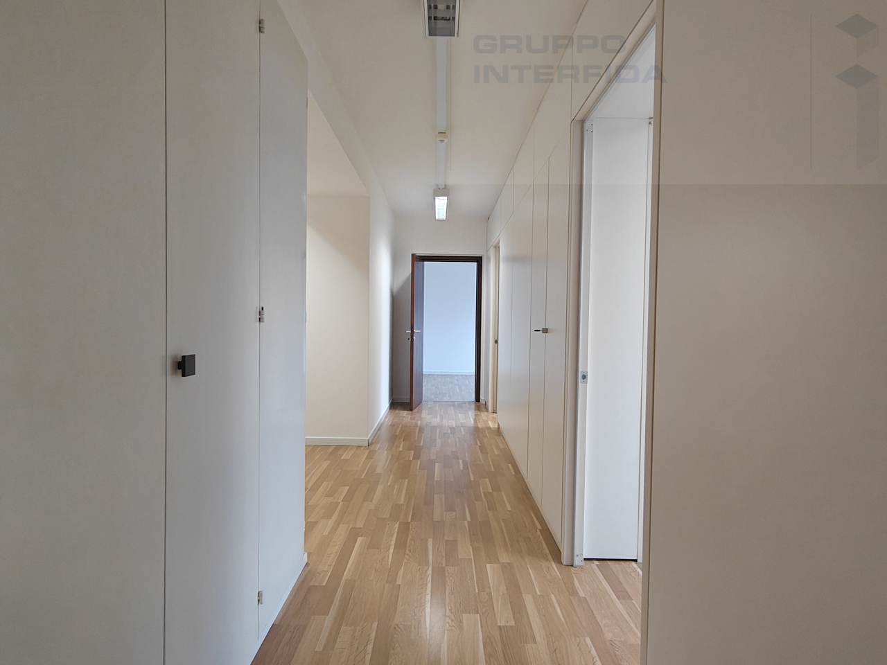 167m² office
