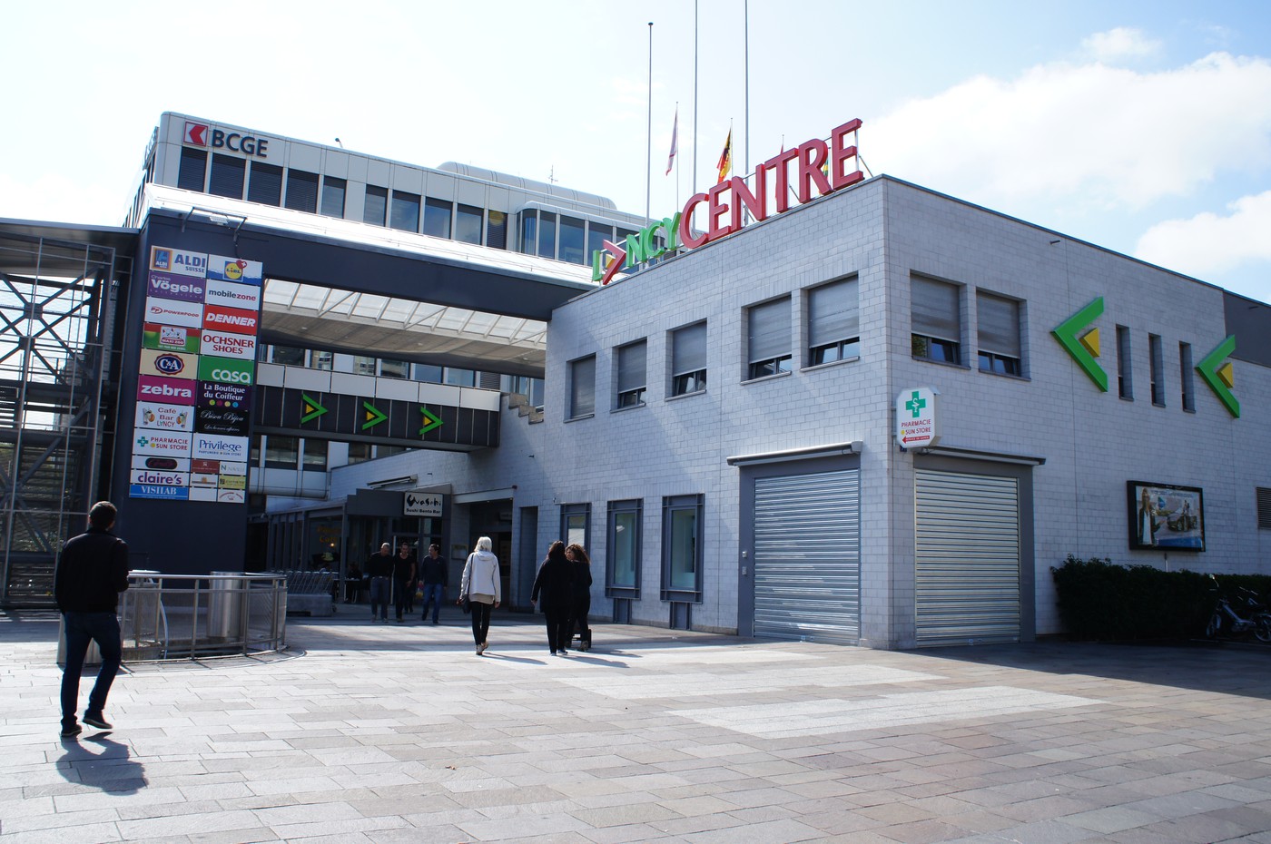 450m² shop