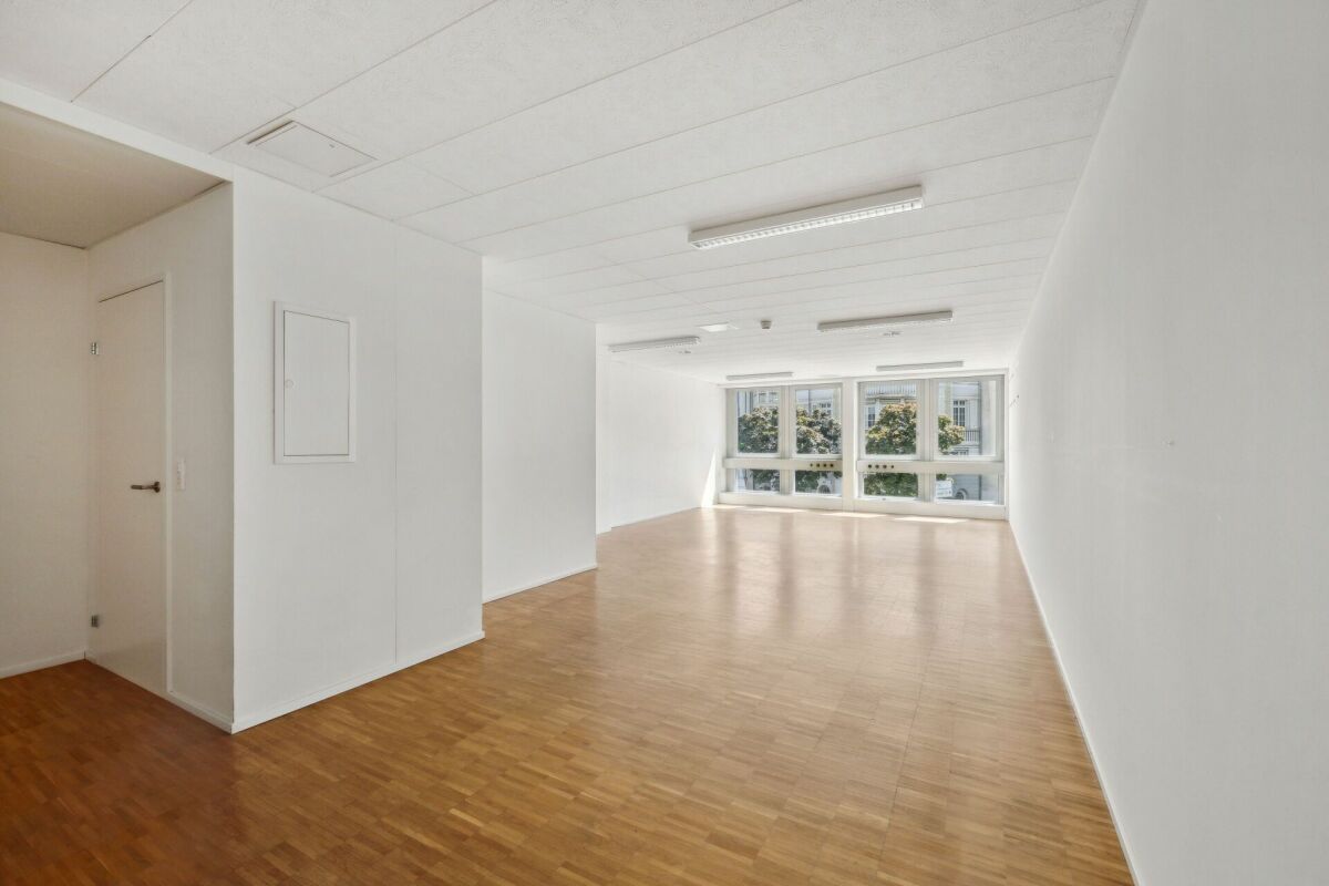 157m² cabinet