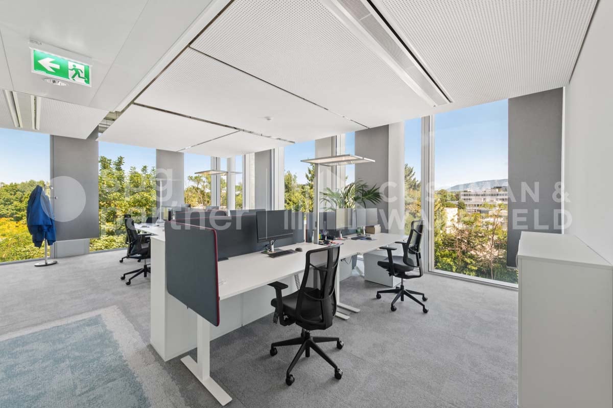 1200m² office