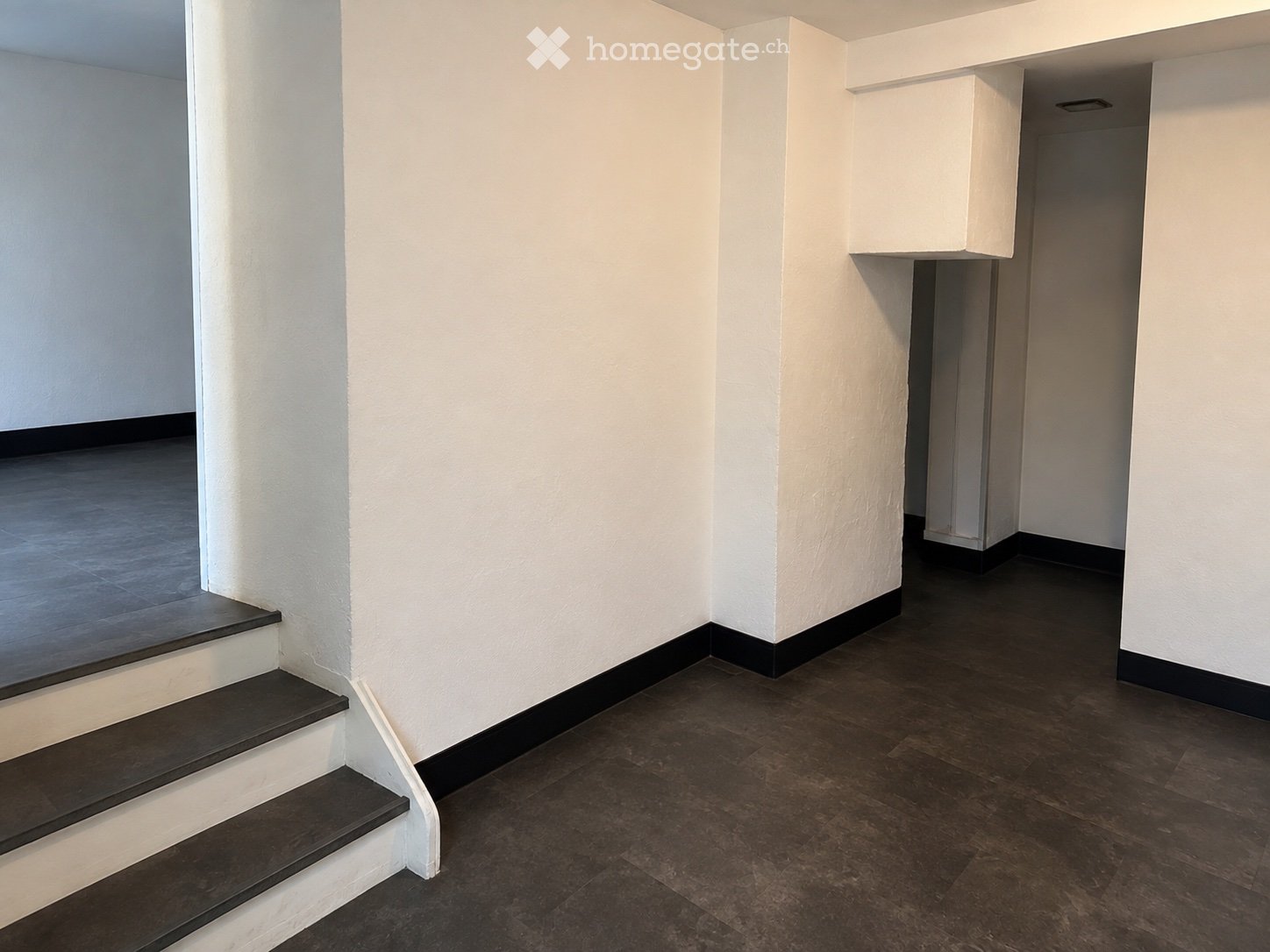 Appartement de 4 pièces en duplex idéal au cœur de la vieille ville
colocation
Jeune couple
ou personne solo pas de place de parc et chauffage électrique

Personne ayant des poursuites pas accepté merci

Mais ne convient pas au personne âgée ou au enfants