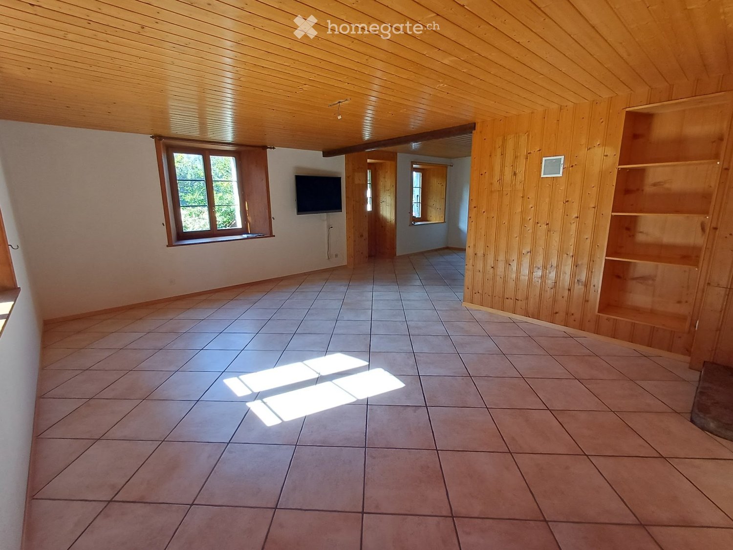 5 rooms apartment