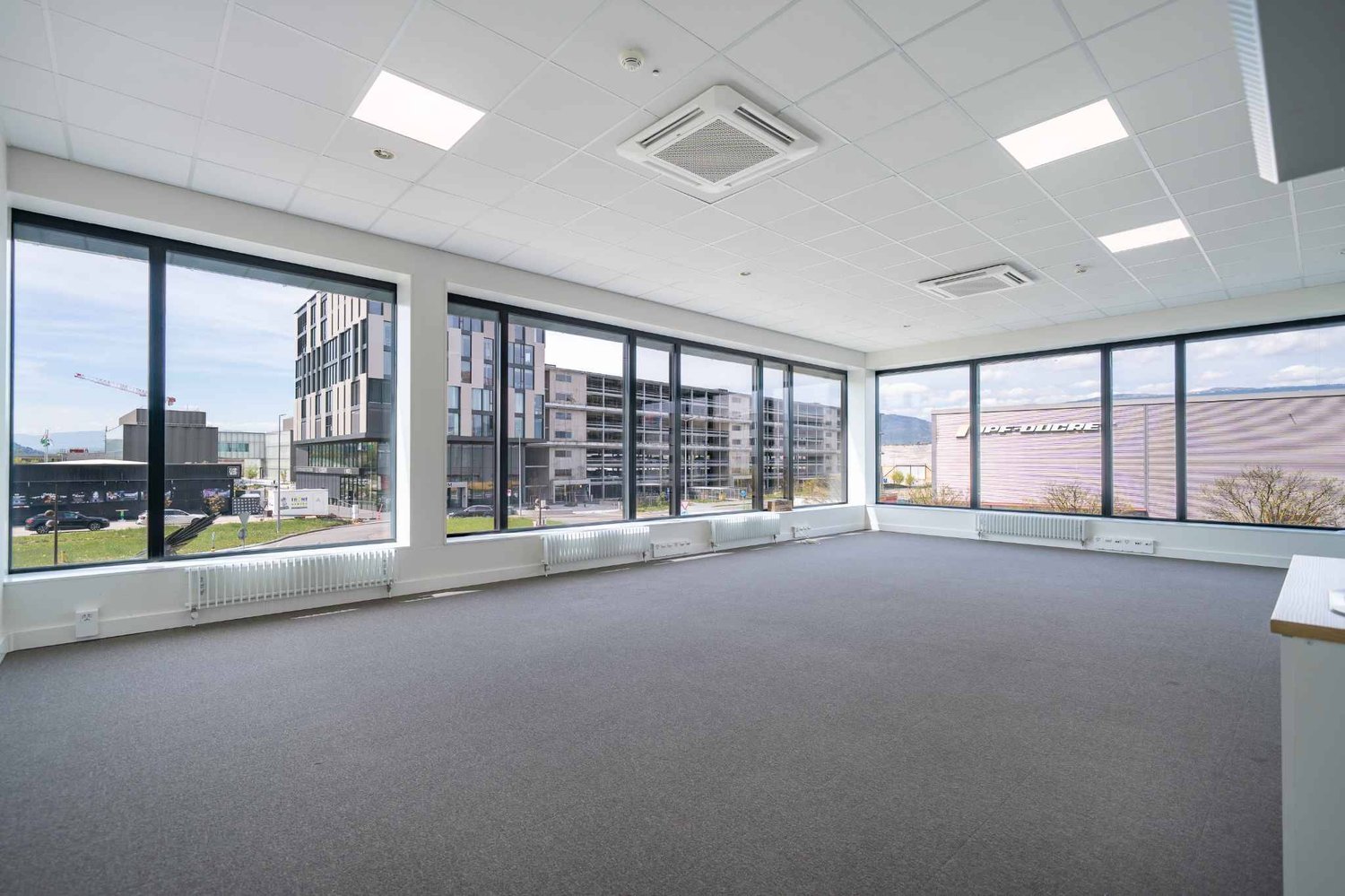 42m² office