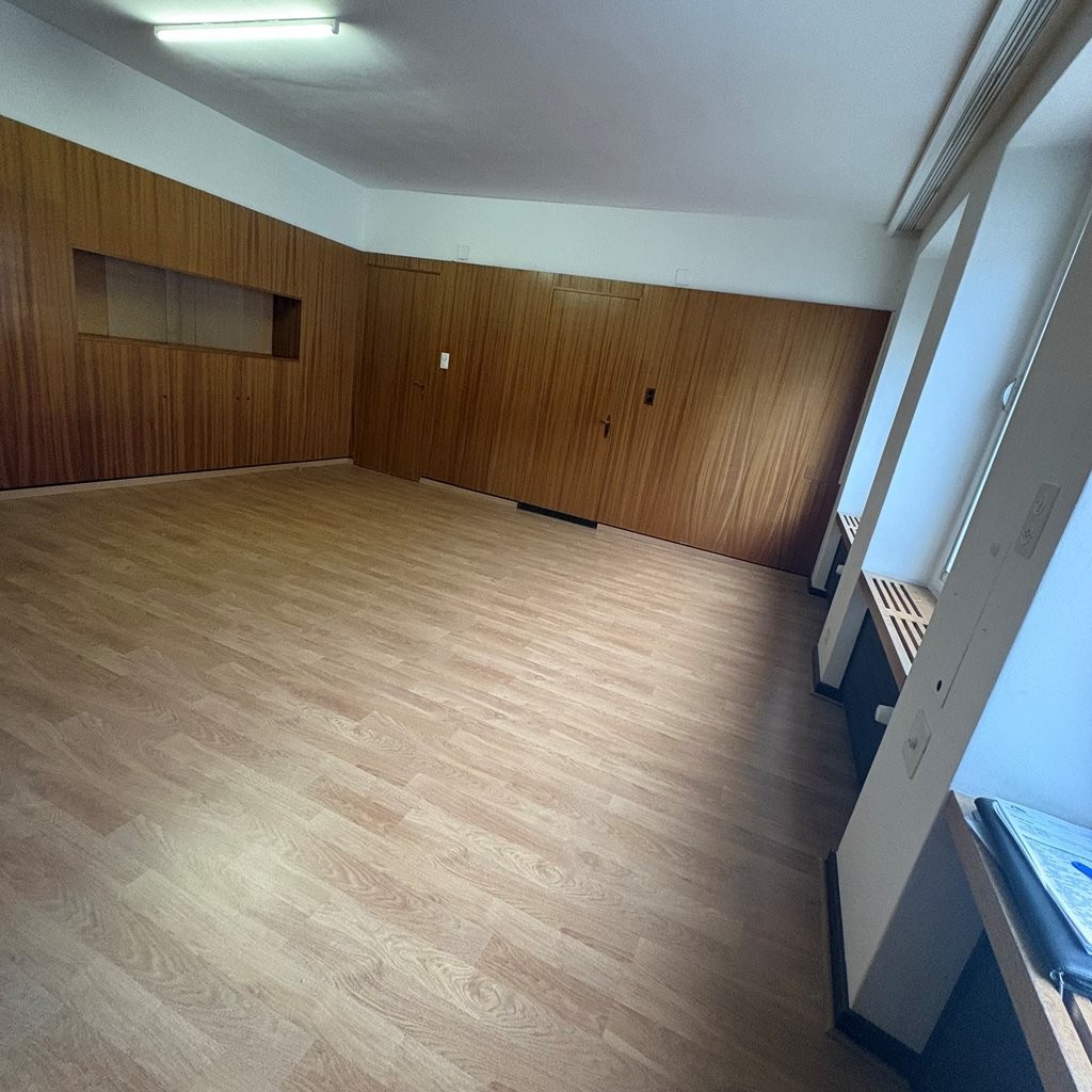 28m² commercial, photo 2 sur 3