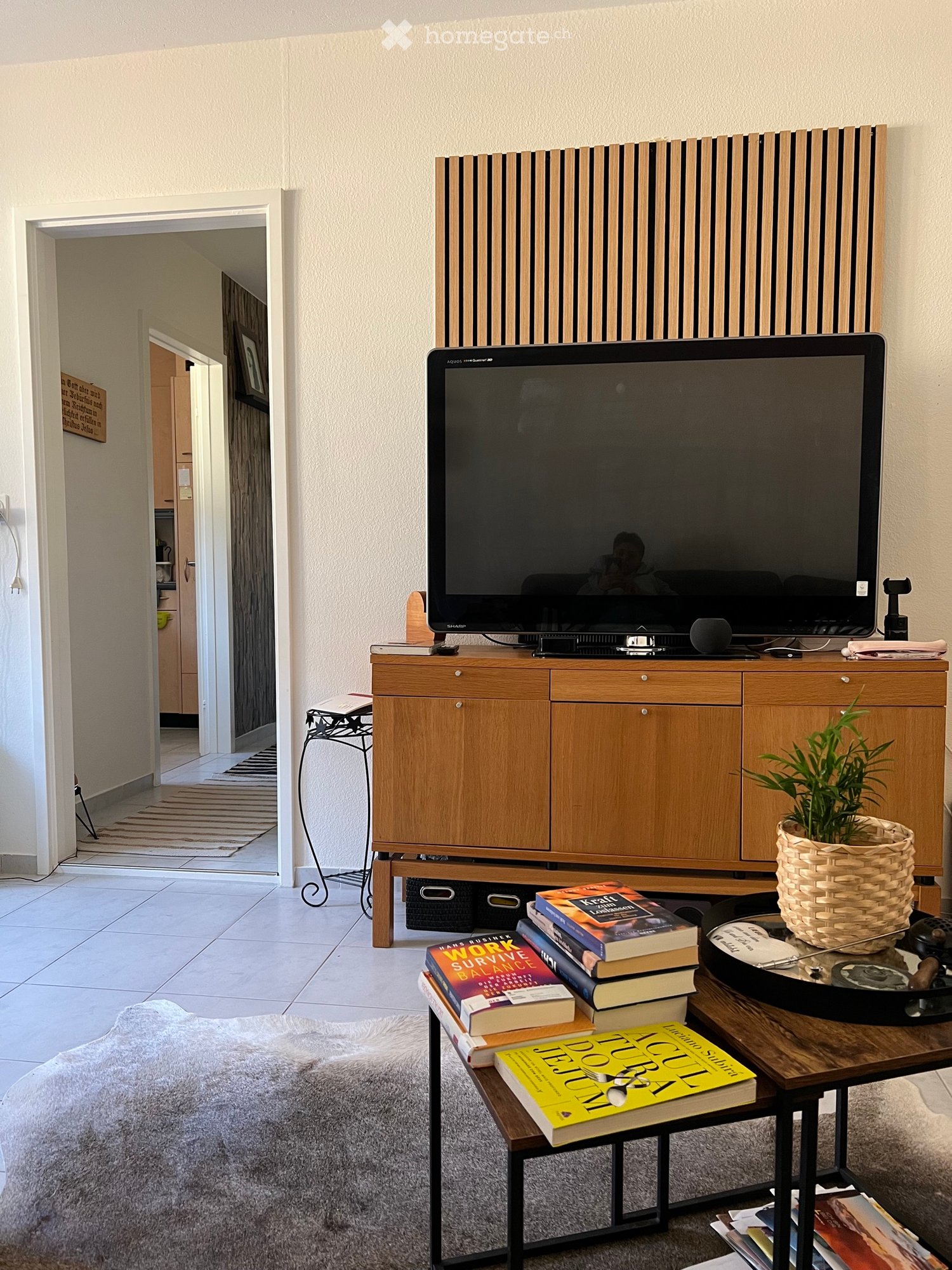 Appartement de 3 pièces

Un garage ou une place de parc peut être loué en complément