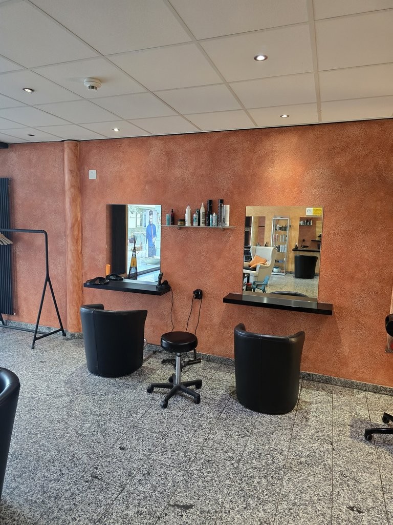 71m² shop