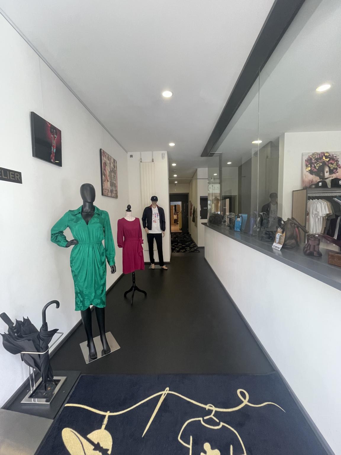 95m² shop