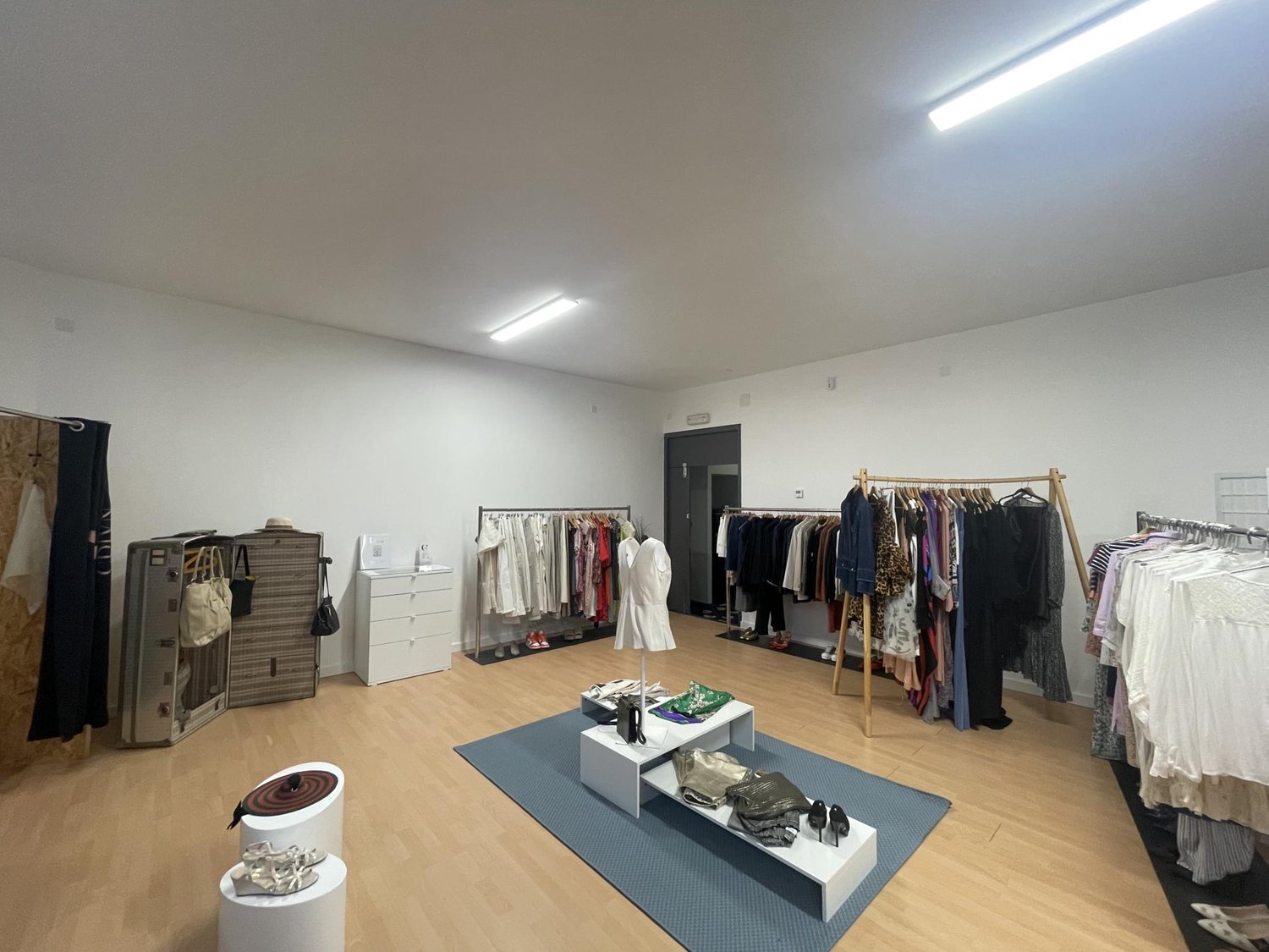 95m² shop