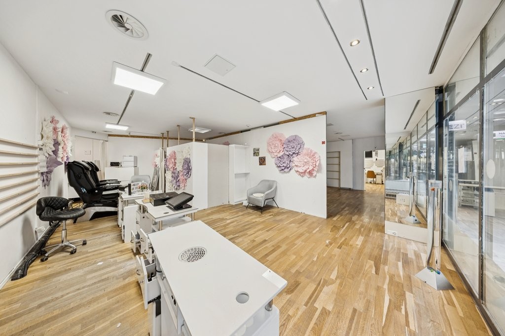 Magasin de 163m²