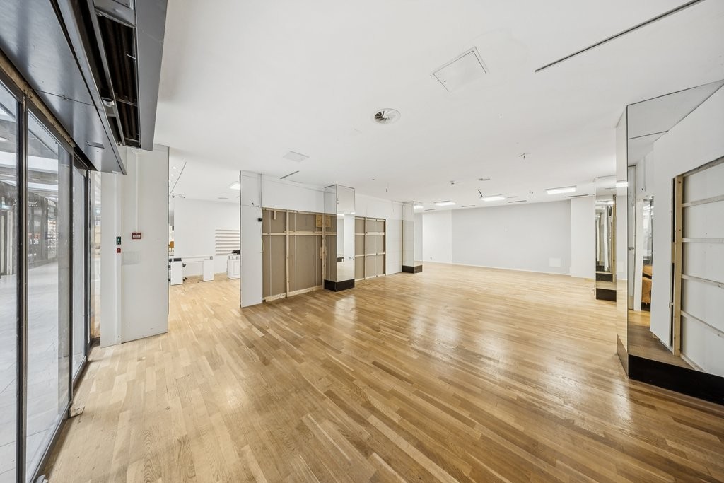 Magasin de 163m²