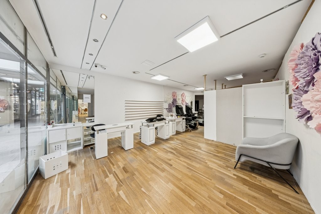 Magasin de 163m²