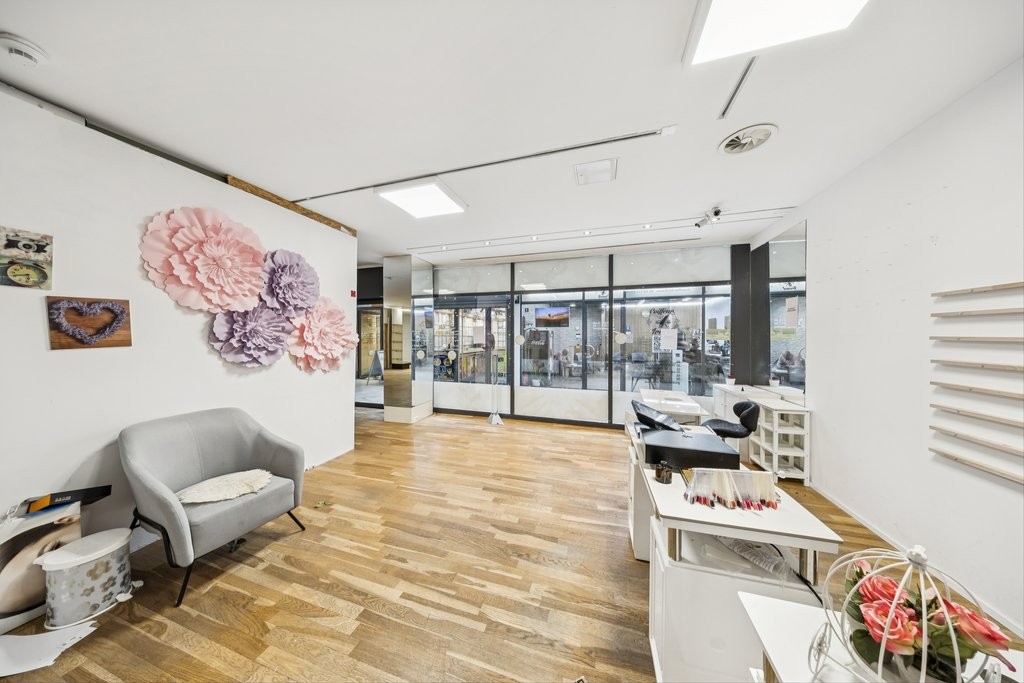 Magasin de 163m²