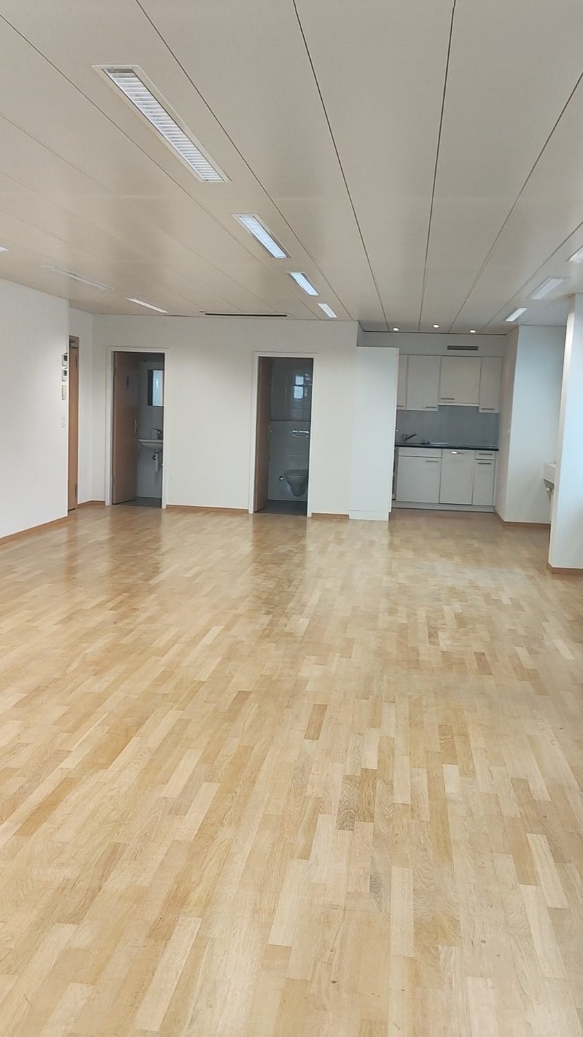 91m² bureau, photo 2 sur 4