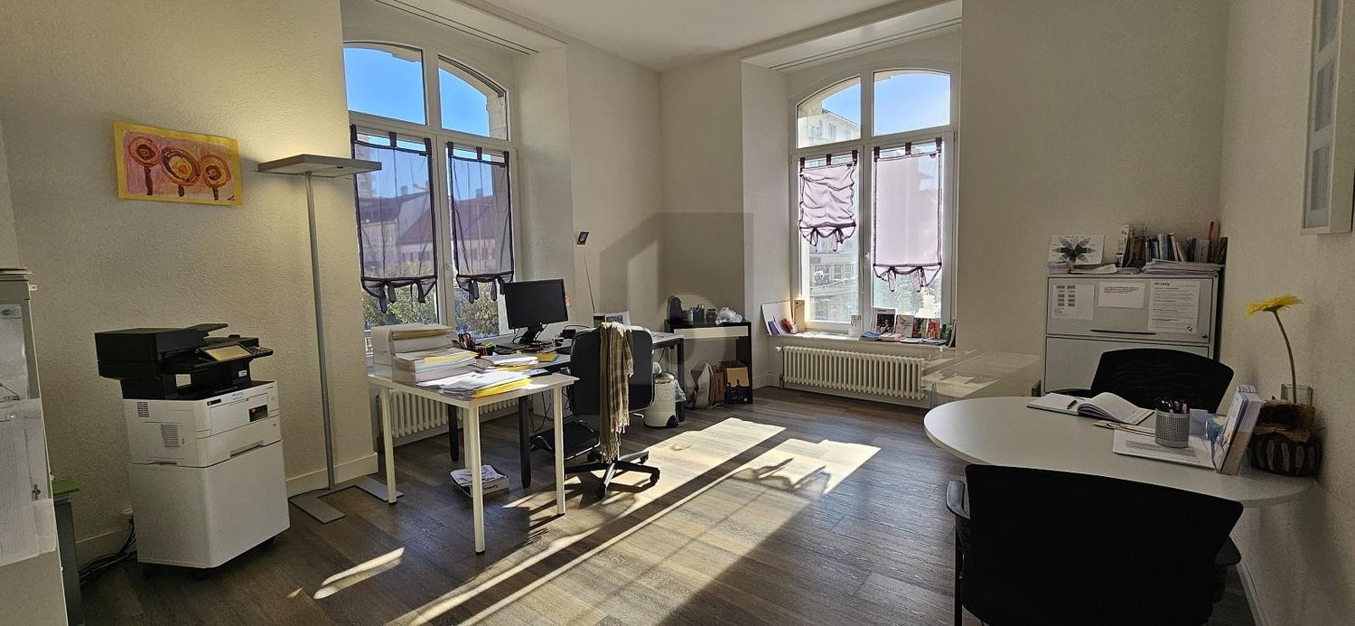 65m² office