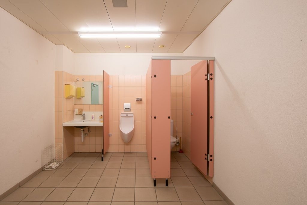 Magasin de 1495m², photo 8 sur 9