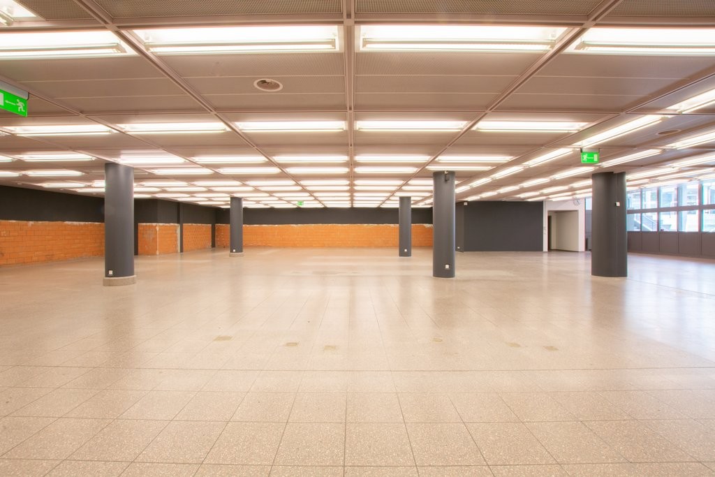 Magasin de 1495m², photo 3 sur 9
