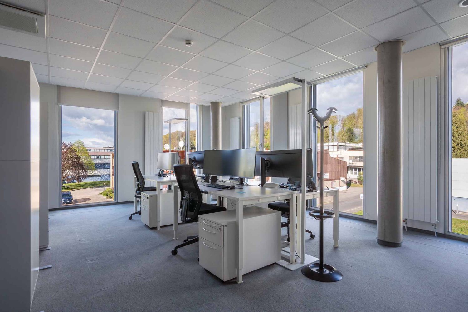 247m² office