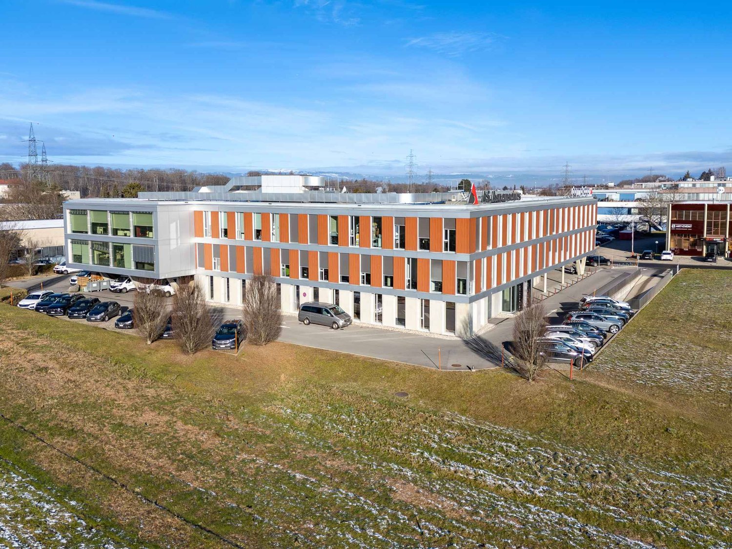 247m² office