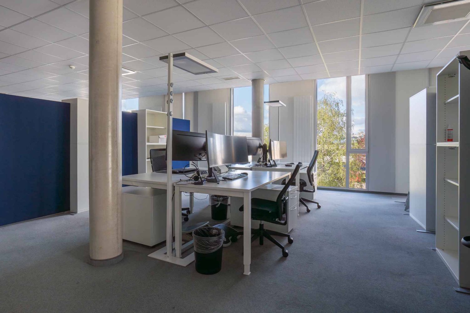 247m² office