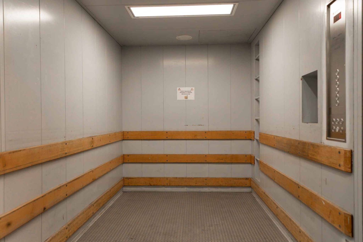 250m² commercial, photo 9 sur 10