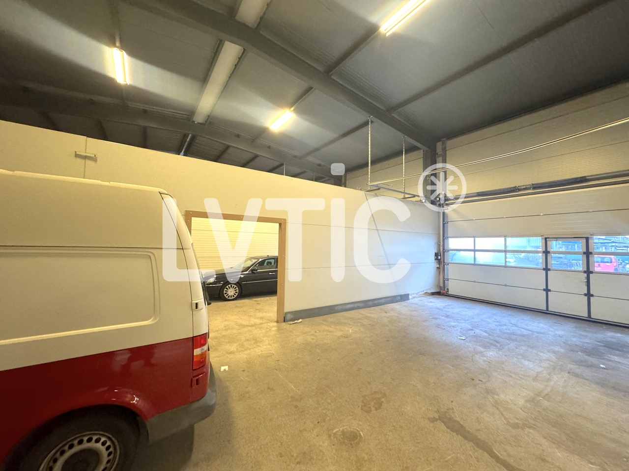 1500m² storage room