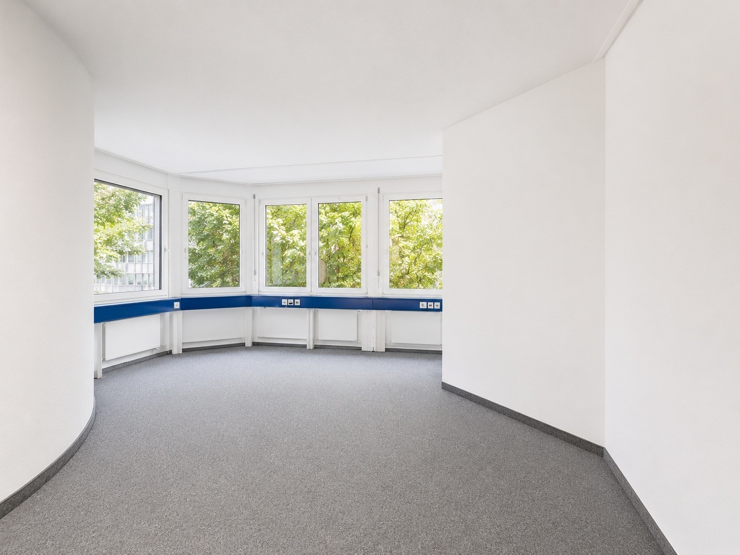 698m² de bureaux, photo 1 sur 10