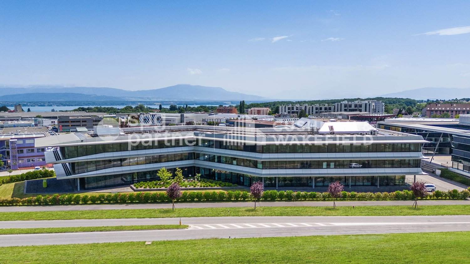 804m² office