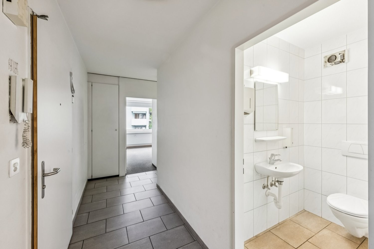 81m² commercial, photo 3 sur 10