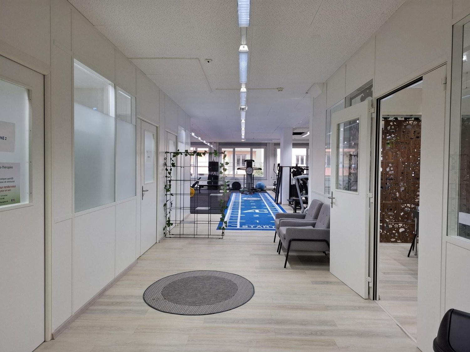 600m² office