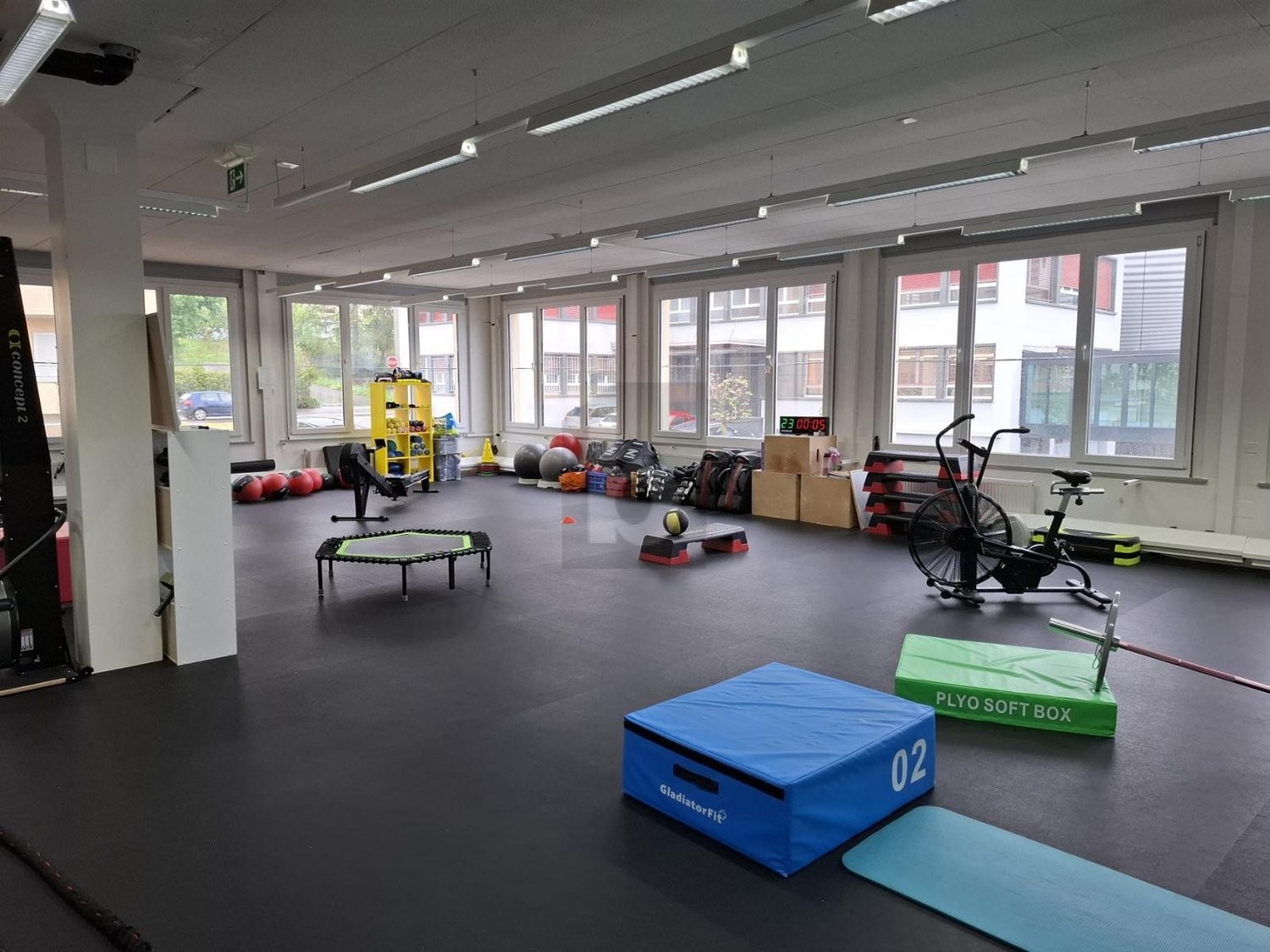 600m² office