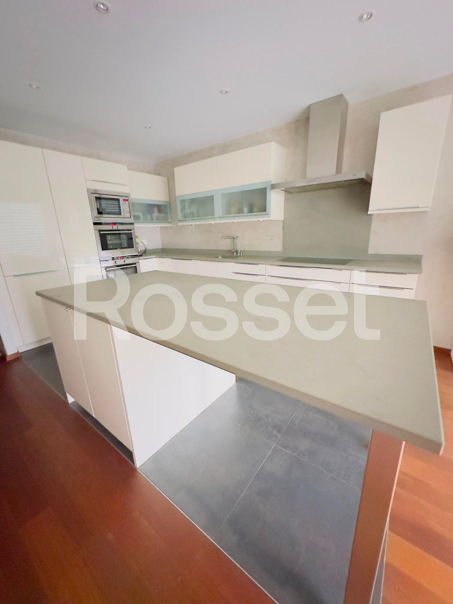 4 rooms apartment, photo 1 sur 5