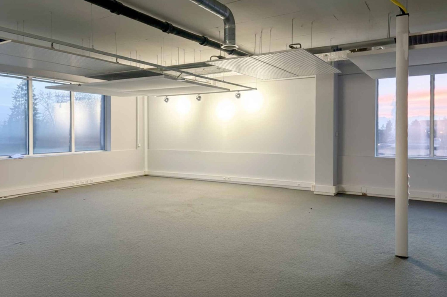 350m² commercial
