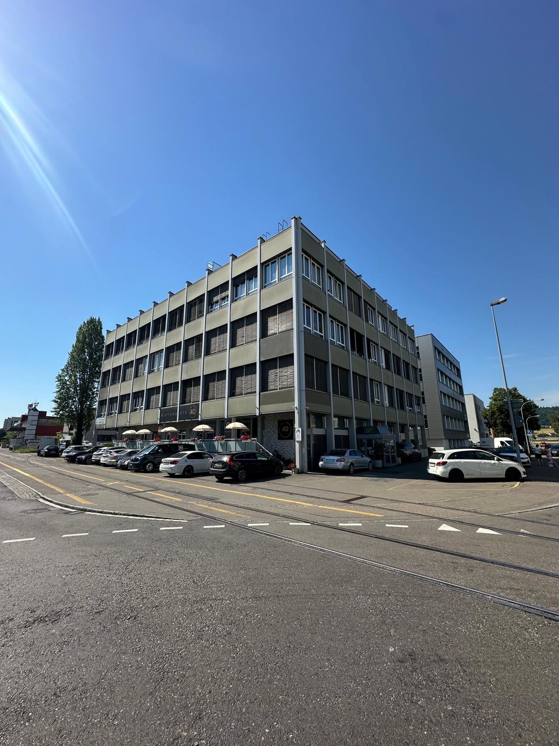 150m² commercial