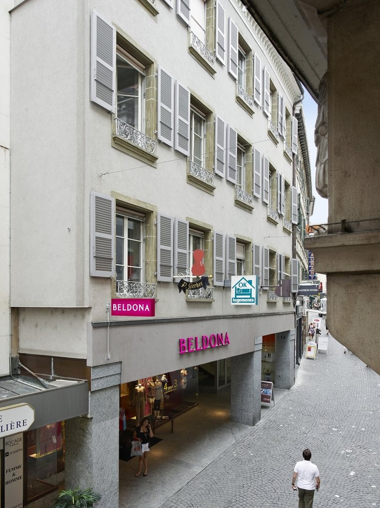 166m² shop, photo 1 sur 5