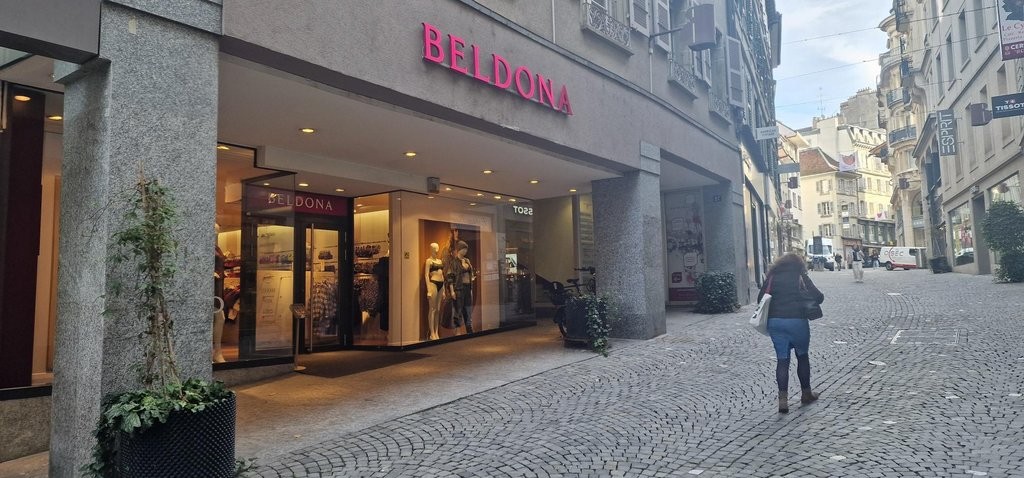 166m² shop, photo 4 sur 5