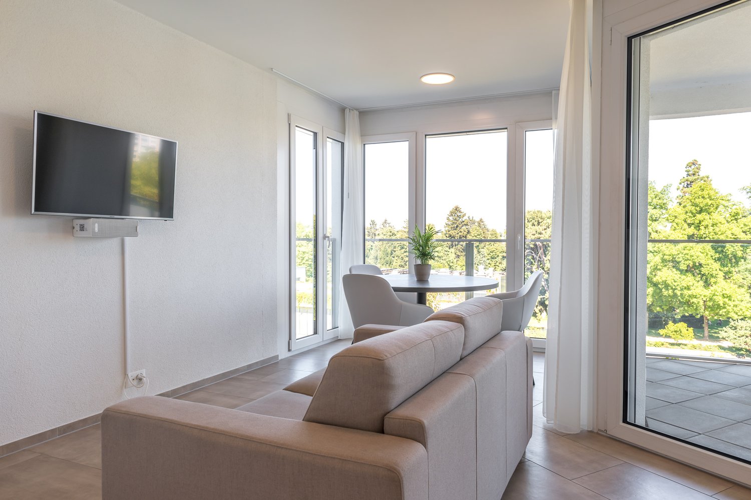 2 ½ pièces appartement meublé, photo 2 sur 10