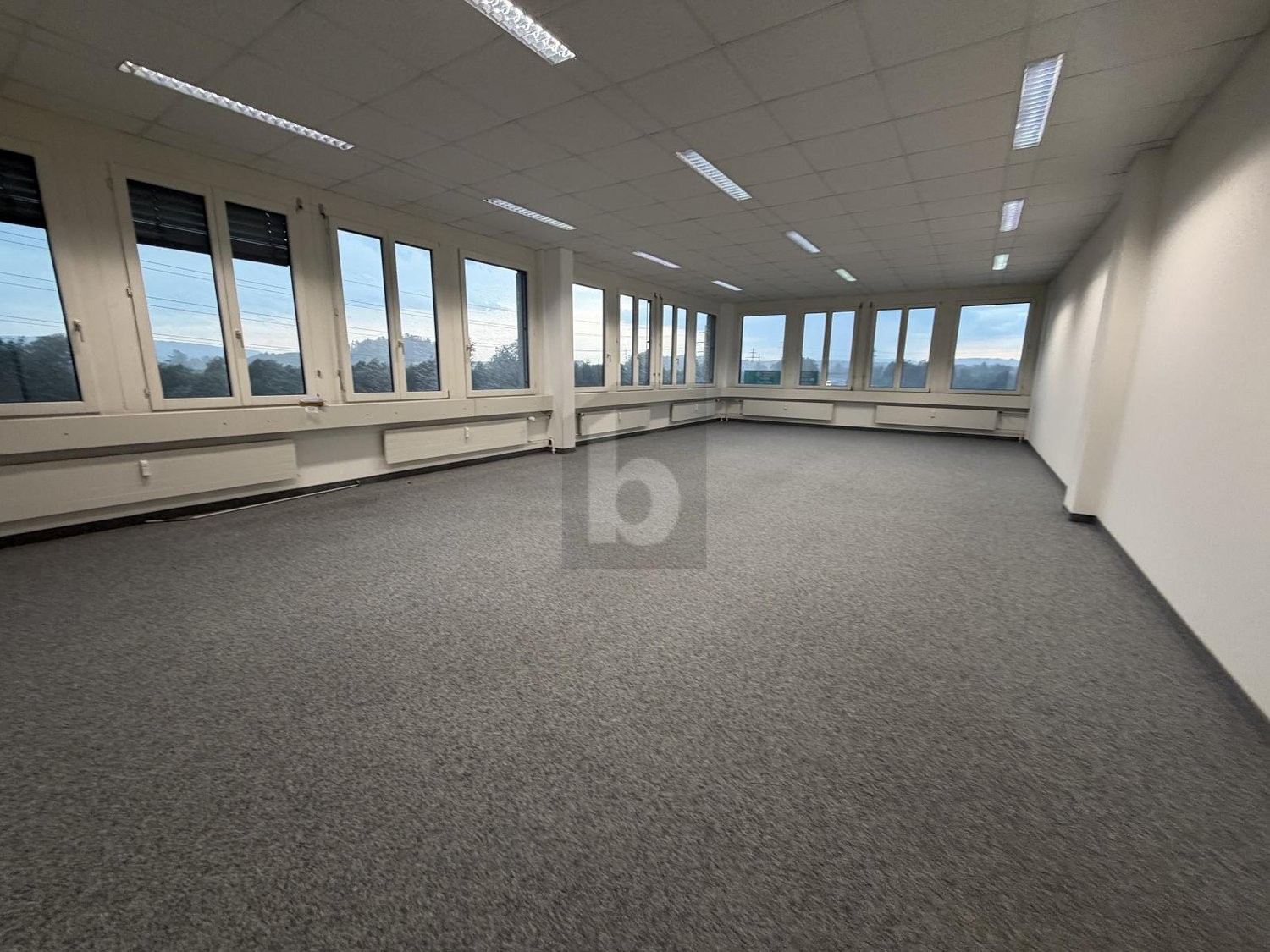 Bureau de 230m², photo 4 sur 4