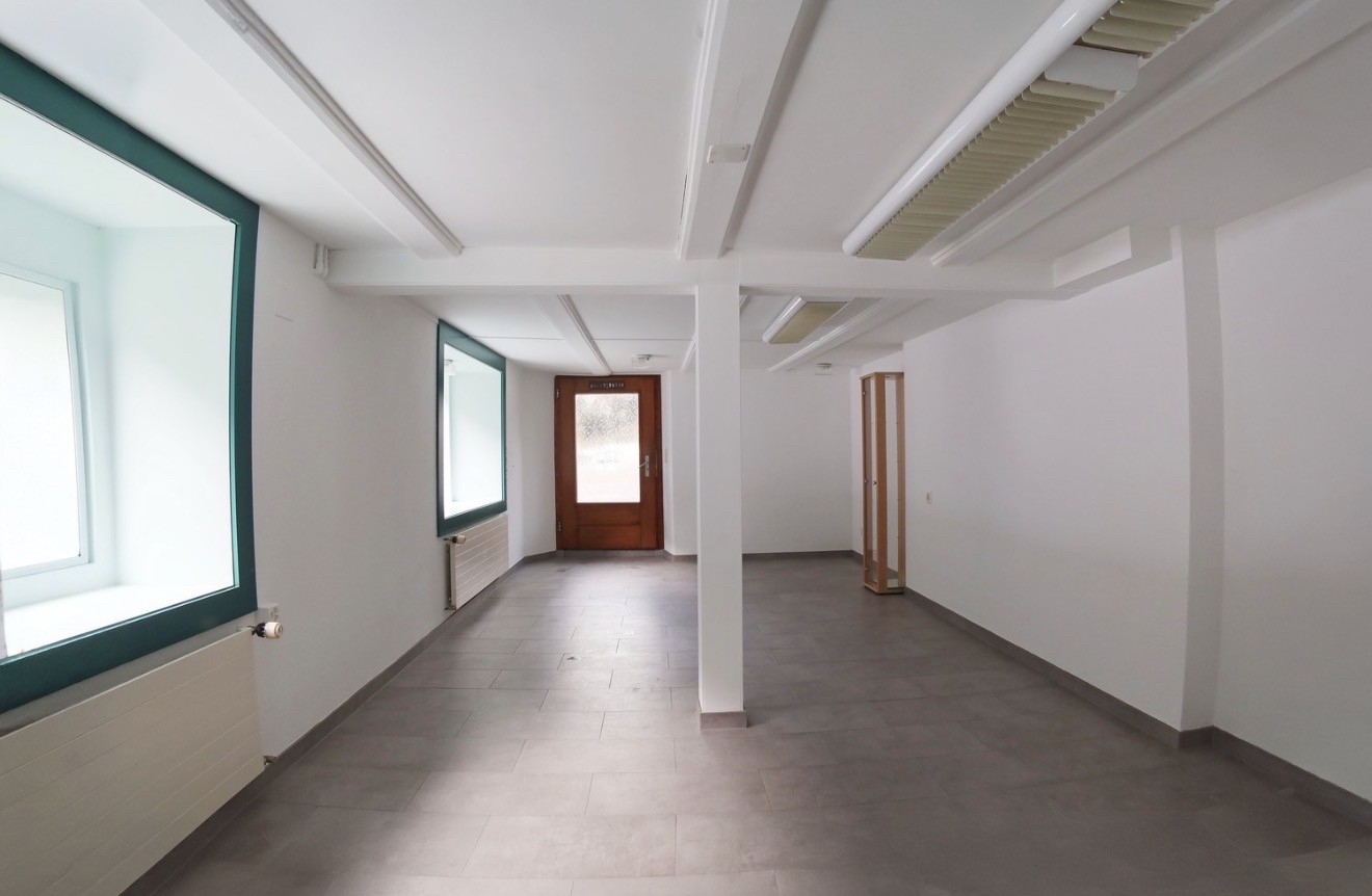 27m² commercial